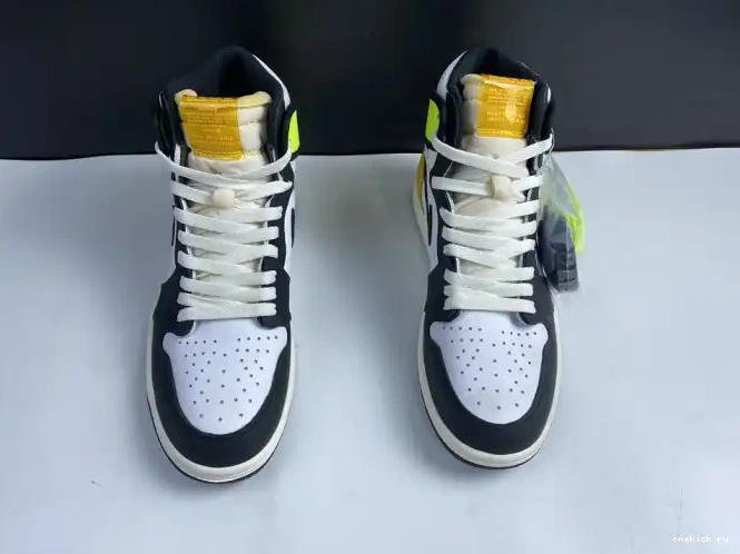 Rep Onekick 555088-118 OG RETRO 1 HIGH 'VOLT JORDAN GOLD' AIR 0517
